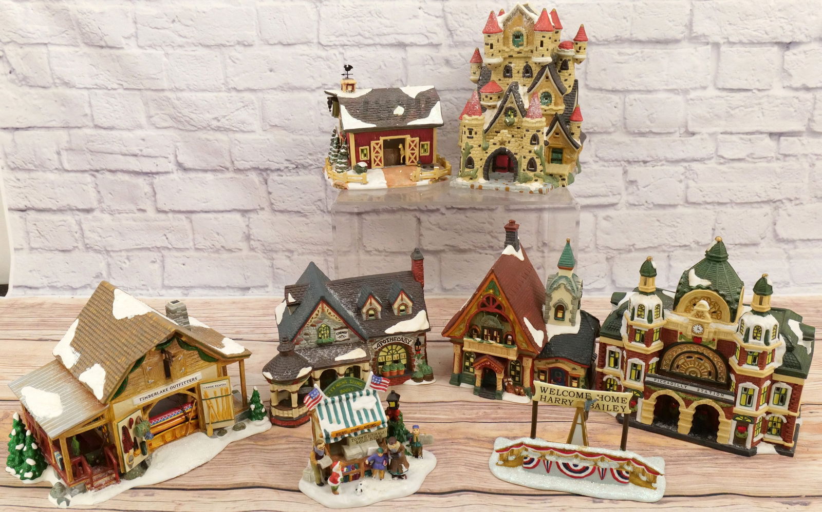 Lot of 6 Santa's Workbench Christmas Village Houses (1 of 8)