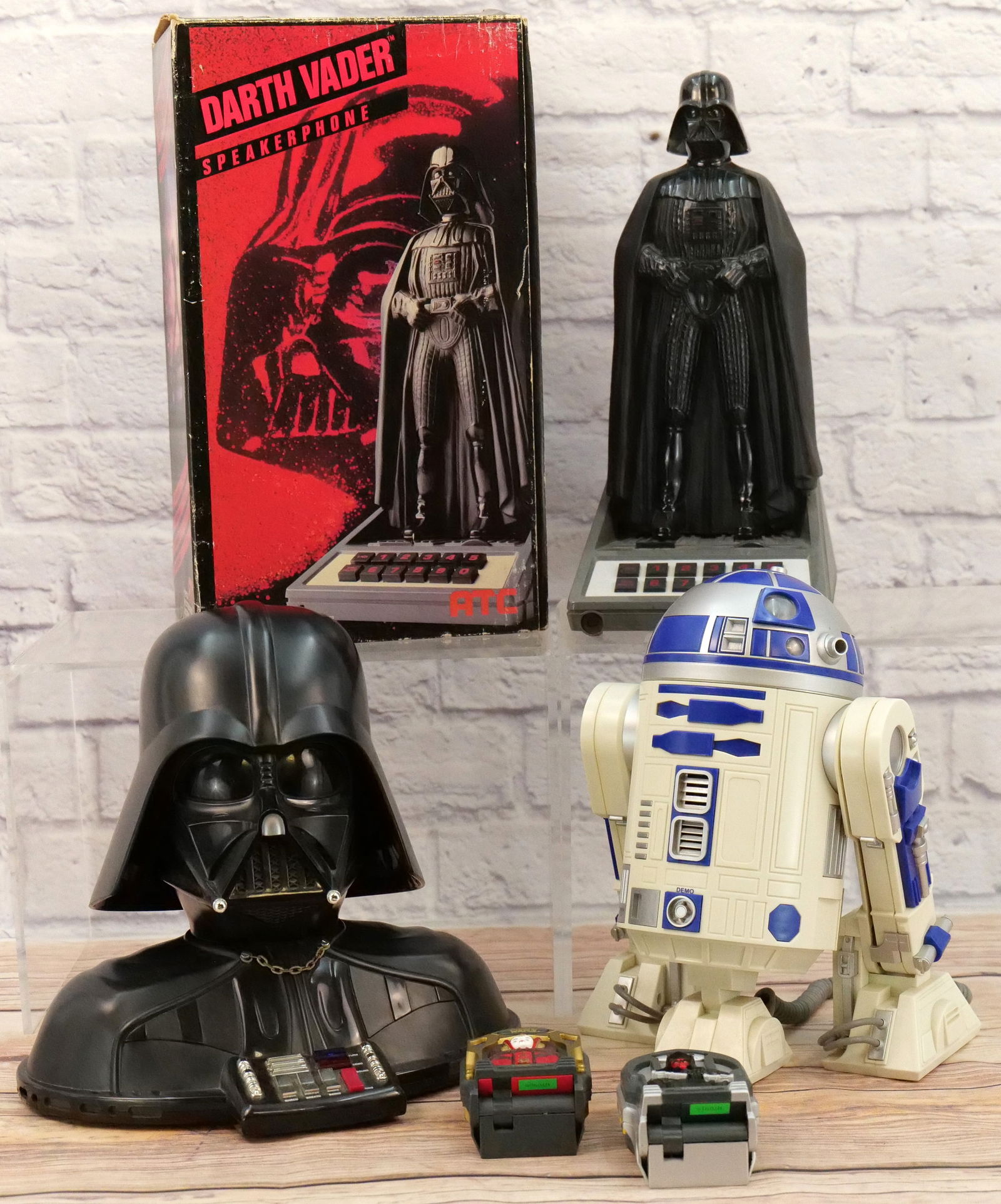 Lot of 5 Star Wars Novelty Telephones (1 of 9)