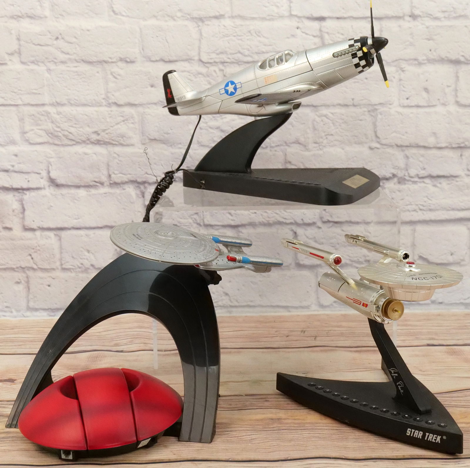 Lot of 3 Novelty Telephones (1 of 8)