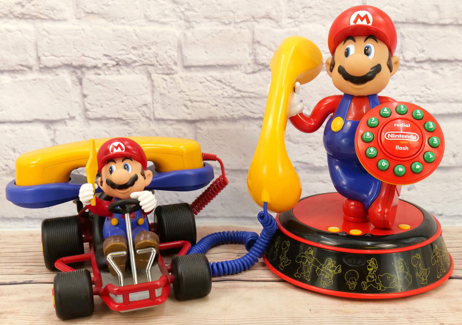 Lot of 2 Super Mario Novelty Telephones (1 of 7)