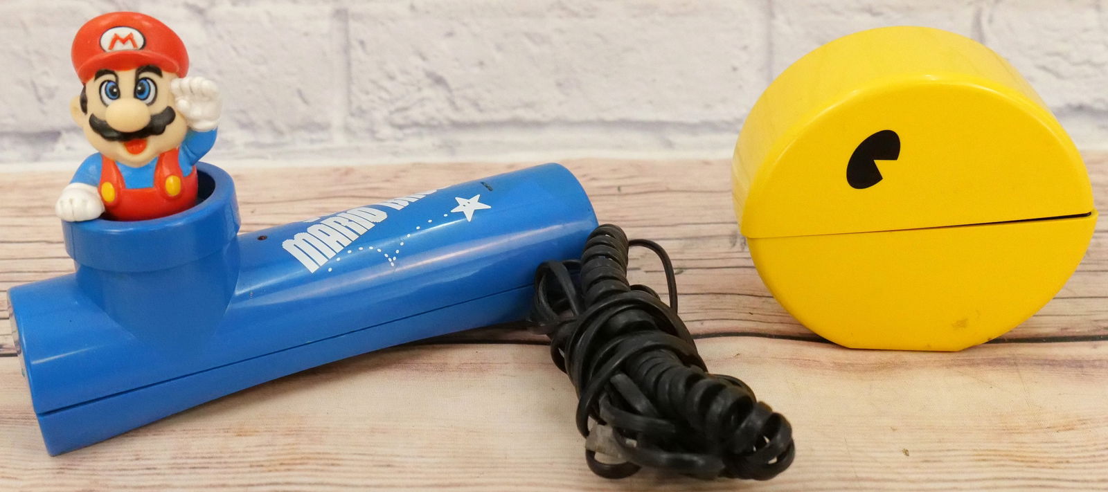 Lot of 2 Video Game Themed Novelty Telephones (1 of 9)