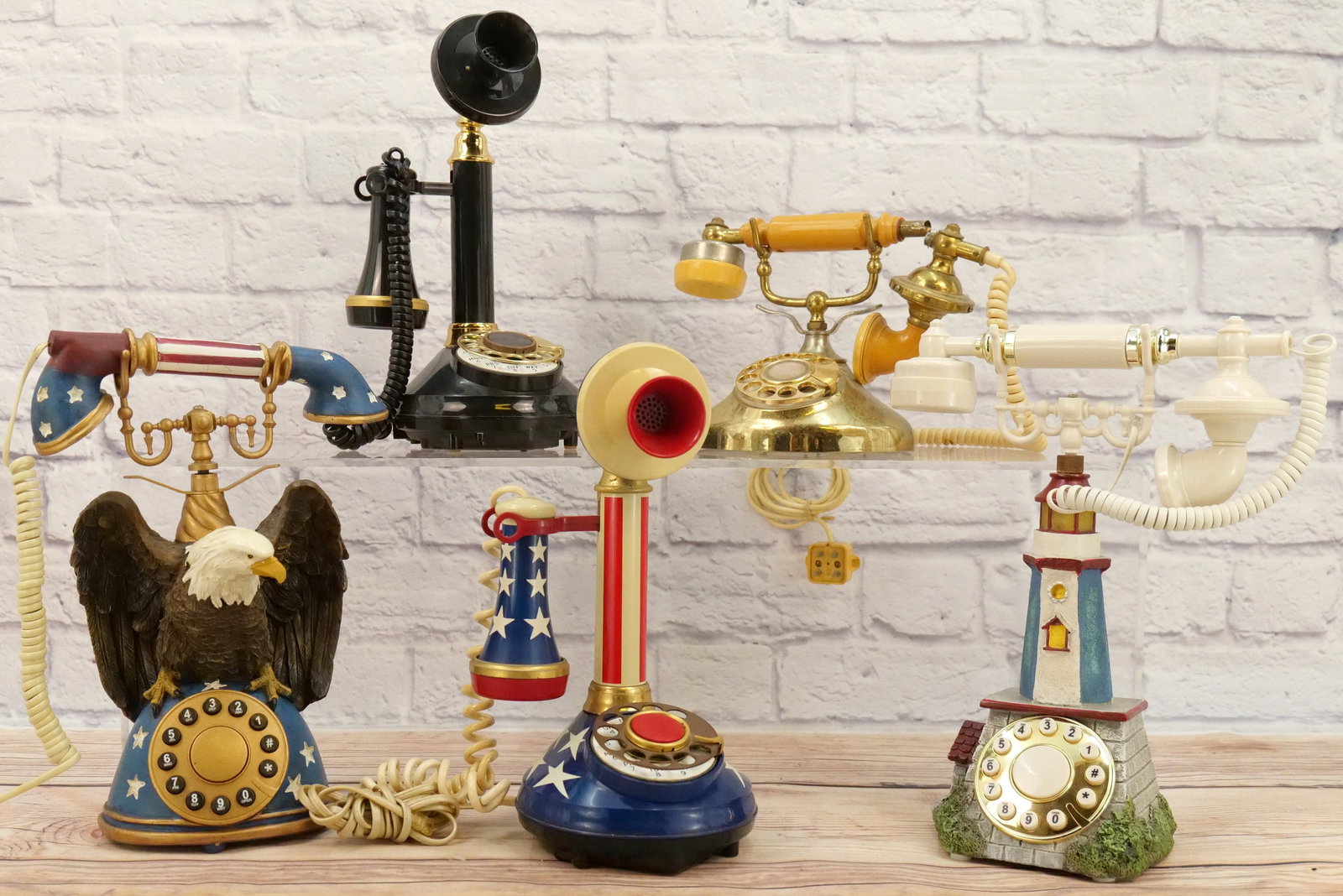 Lot of 5 Novelty Telephones (1 of 9)