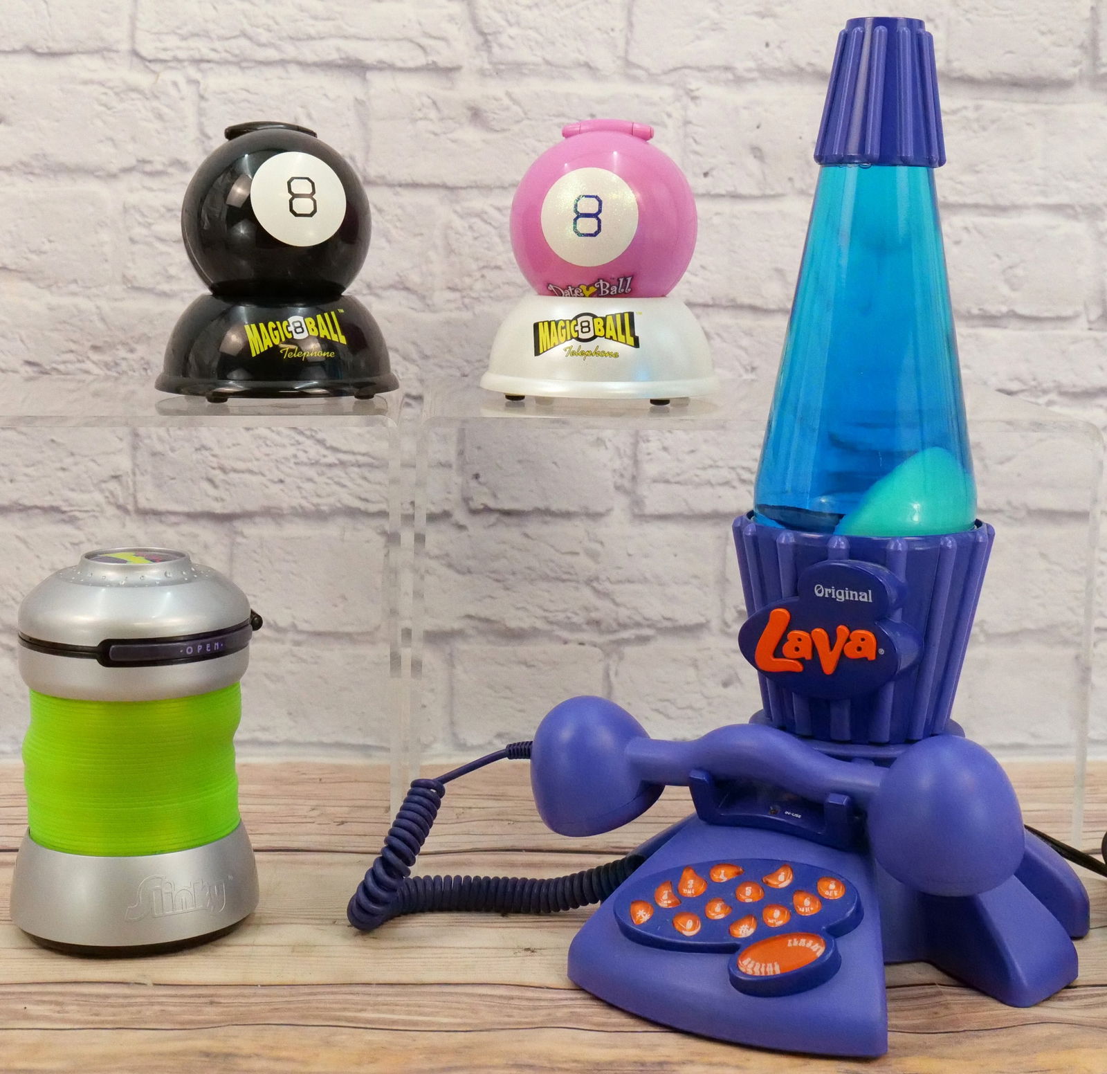 Lot of 4 Novelty Telephones (1 of 7)