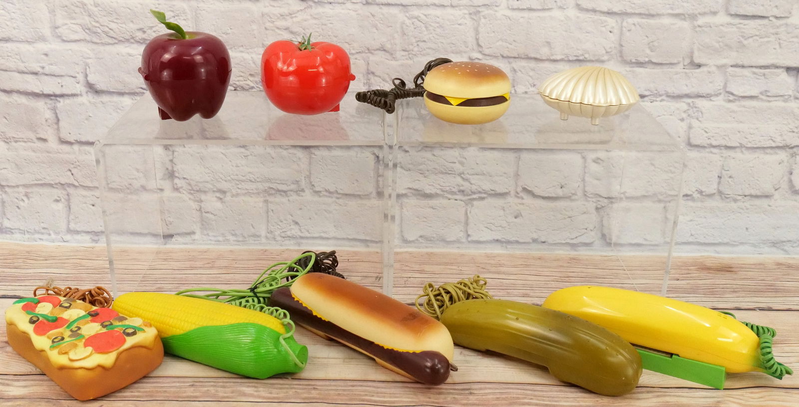 Lot of 9 Novelty Telephones (1 of 8)