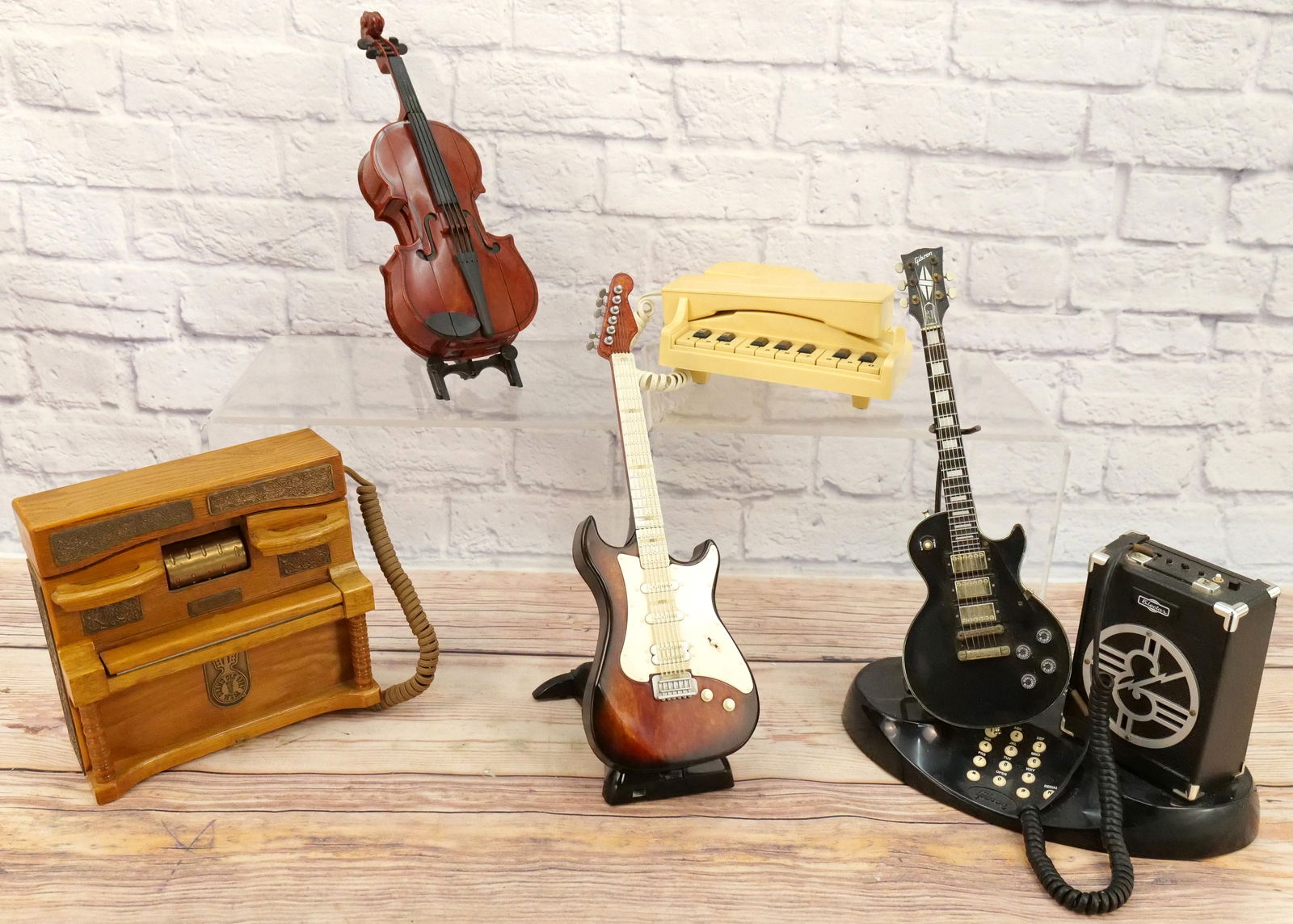 Lot of Music Themed Novelty Telephones (1 of 9)