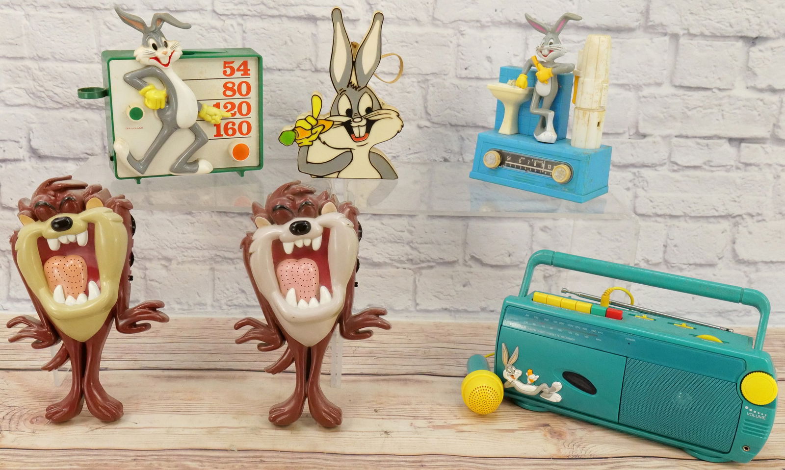 Lot of 6 Looney Tunes Novelty Radios (1 of 9)