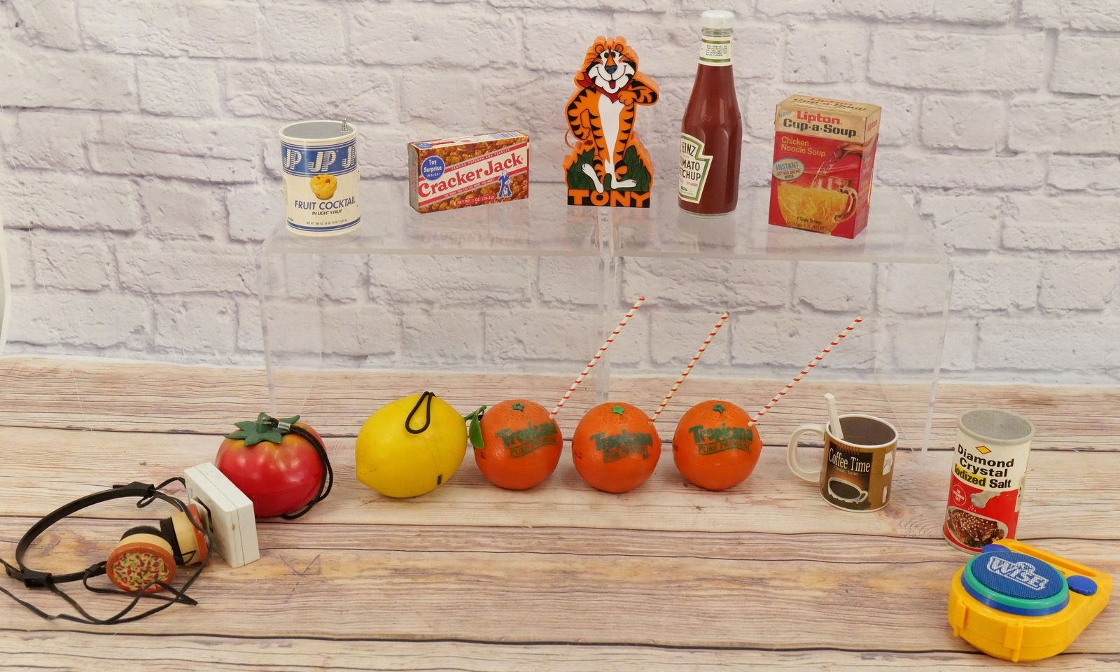 Lot of 14 Food Themed Novelty Radios (1 of 8)