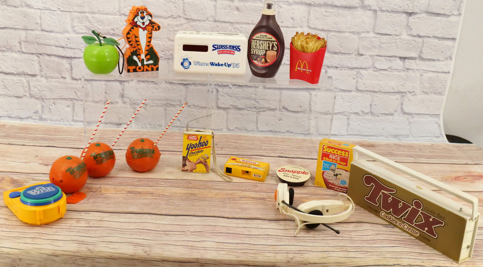 Lot of 15 Food Themed Novelty Radios (1 of 9)