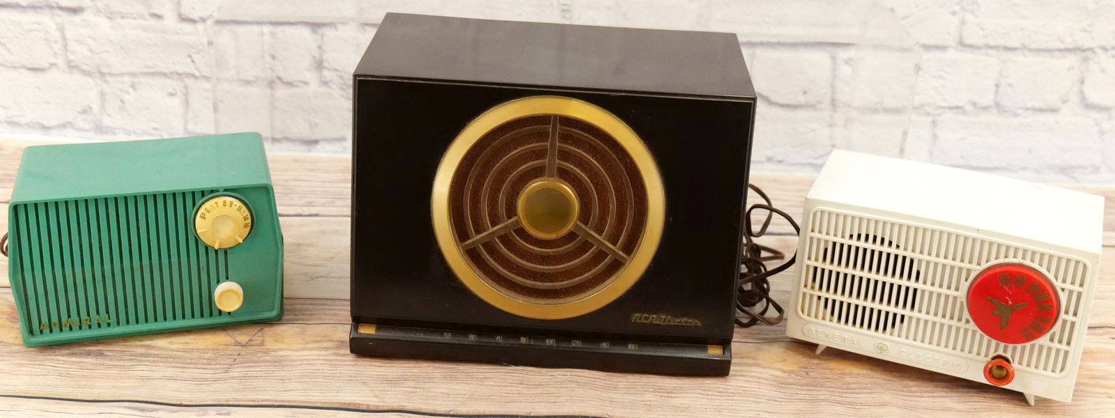 Lot of 3 Vintage Radios: Lot of 3 Vintage Radios including General Electric, RCA Victor, and Admiral. All in Used Condition. This Collection was displayed in the house and all items are untested. All invoices must be paid wit