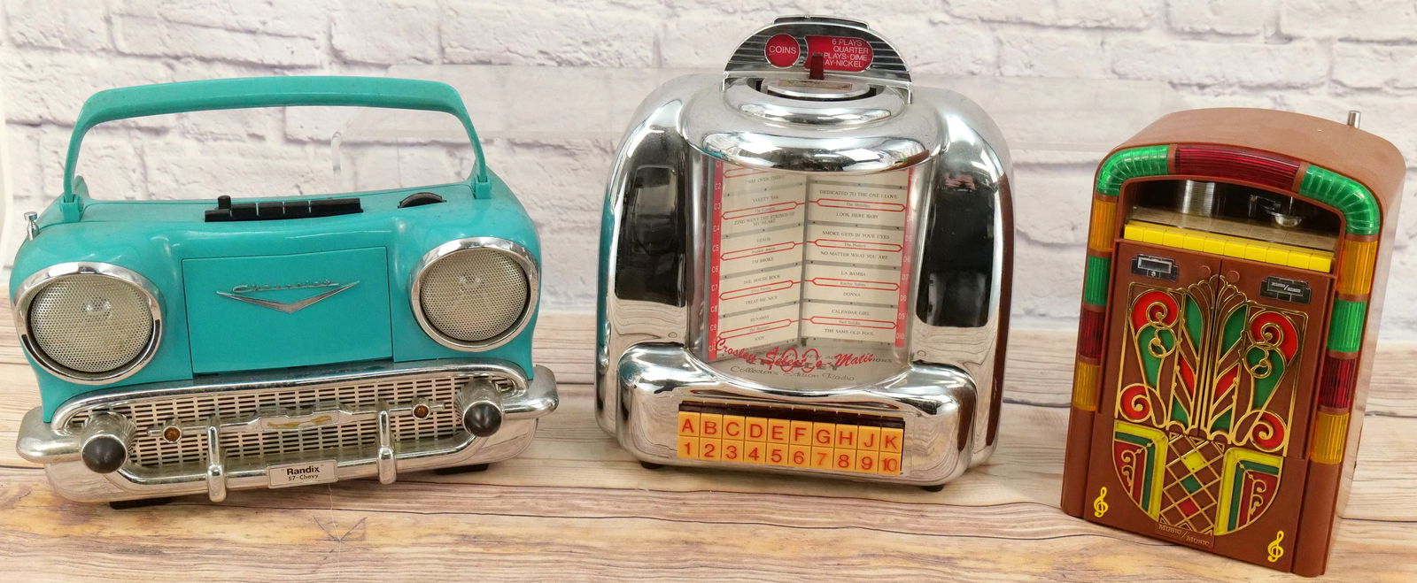 Lot of 3 Novelty Radios (1 of 7)