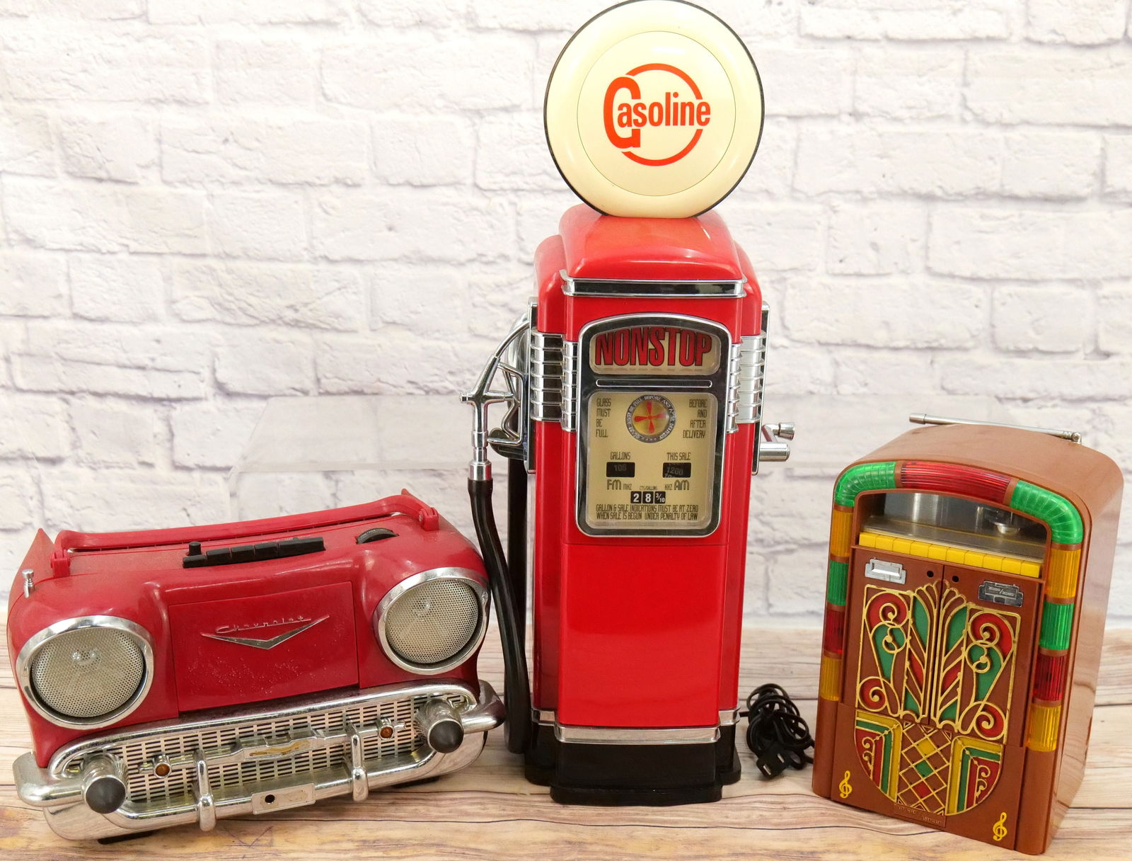 Lot of 3 Novelty Radios (1 of 7)