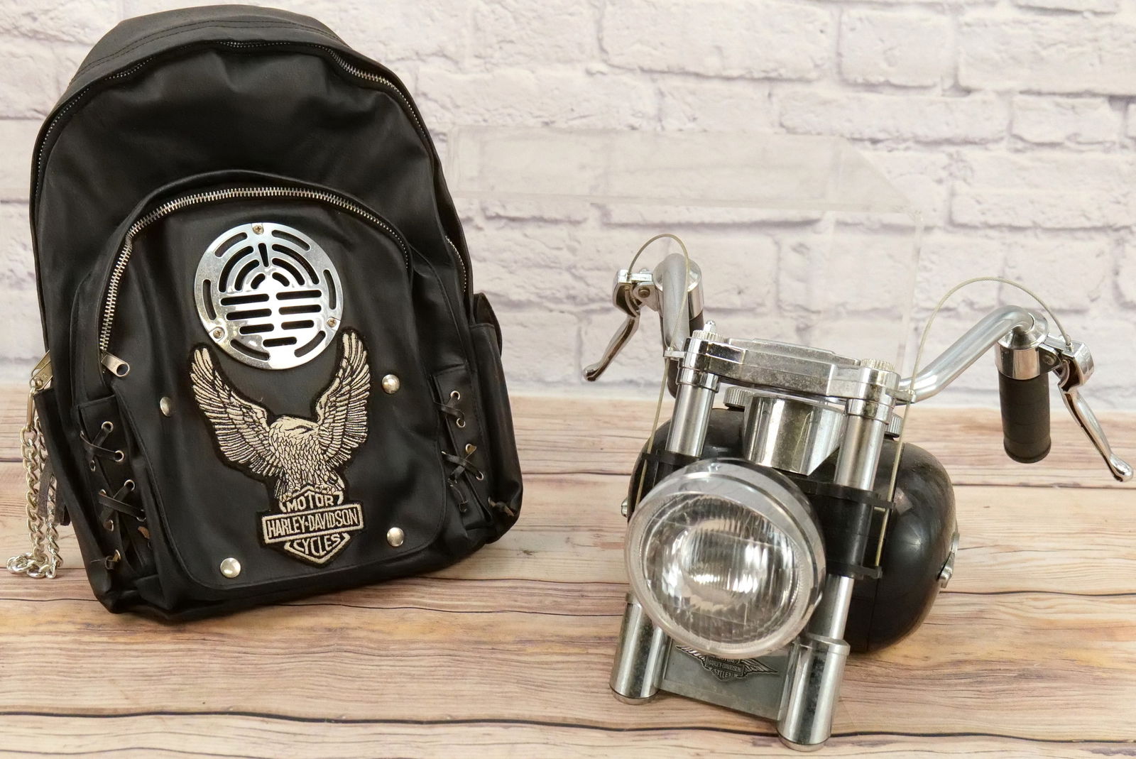 Lot of 2 Harley Davidson Novelty Radios (1 of 6)