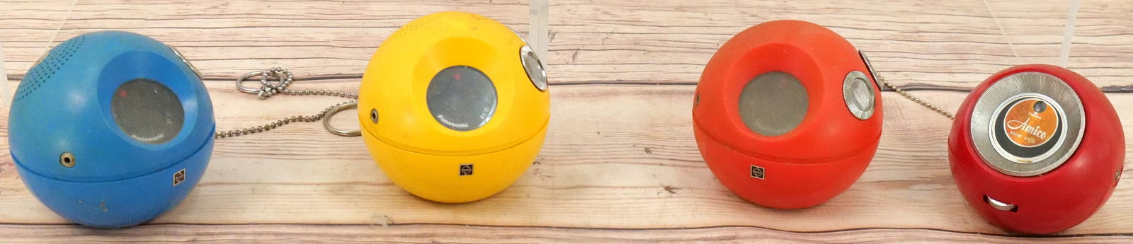 Lot of 4 Transistor Radios (1 of 8)