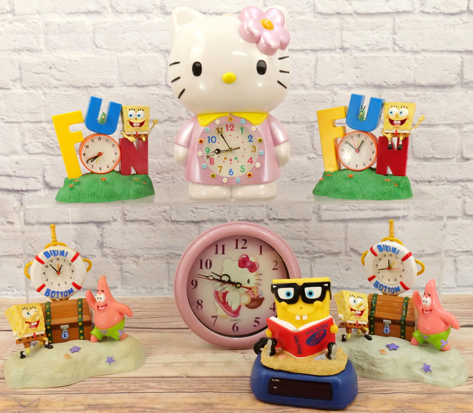 Lot of 7 Novelty Clocks (1 of 8)