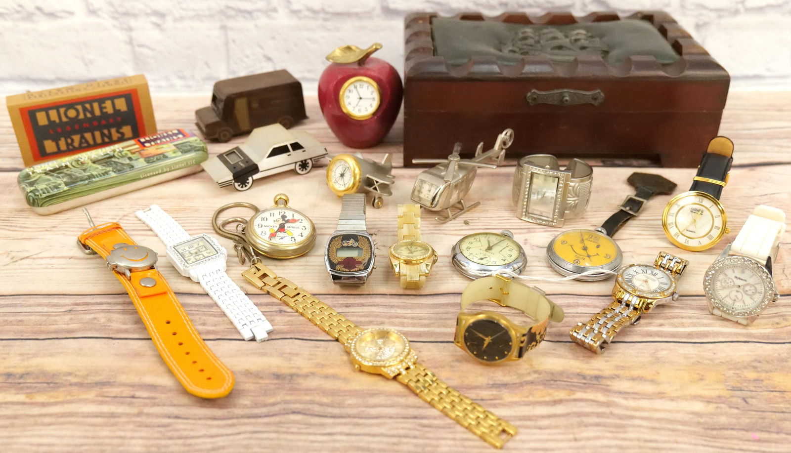 Large Lot of Watches, Clocks, and Jewelry Box (1 of 5)