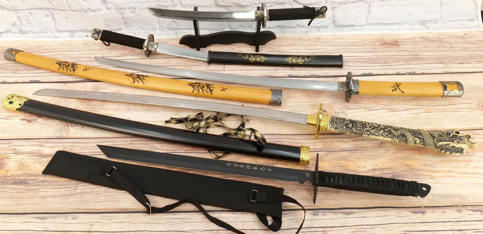 Lot of 4 Fantasy Swords (1 of 7)