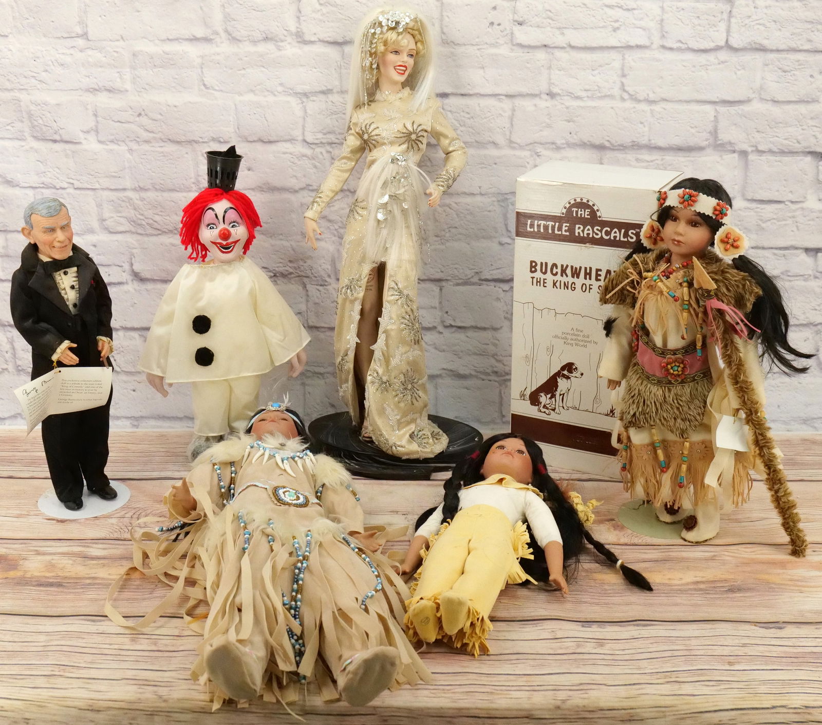 Lot of Porcelain and Vinyl Dolls (1 of 5)
