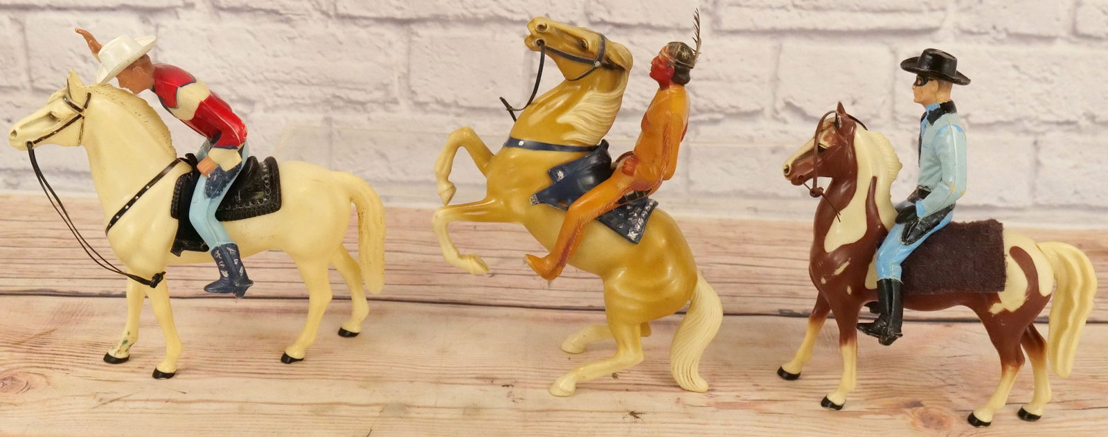 Lot of Hartland Western Figures with Horses (1 of 4)