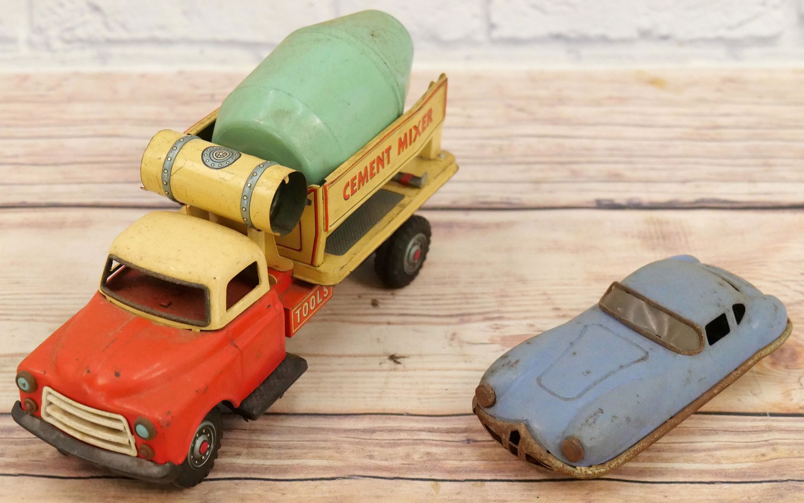 Lot of 2 Tin Litho Vehicles (1 of 5)