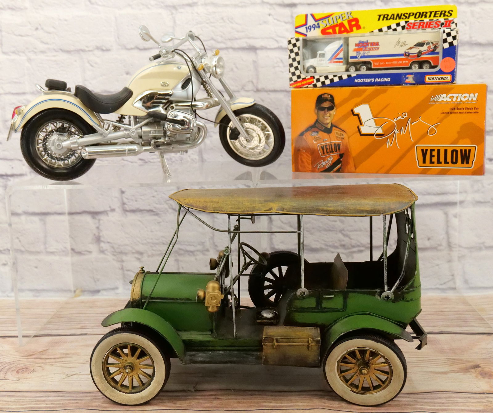 Lot of Mixed Vehicles (1 of 9)