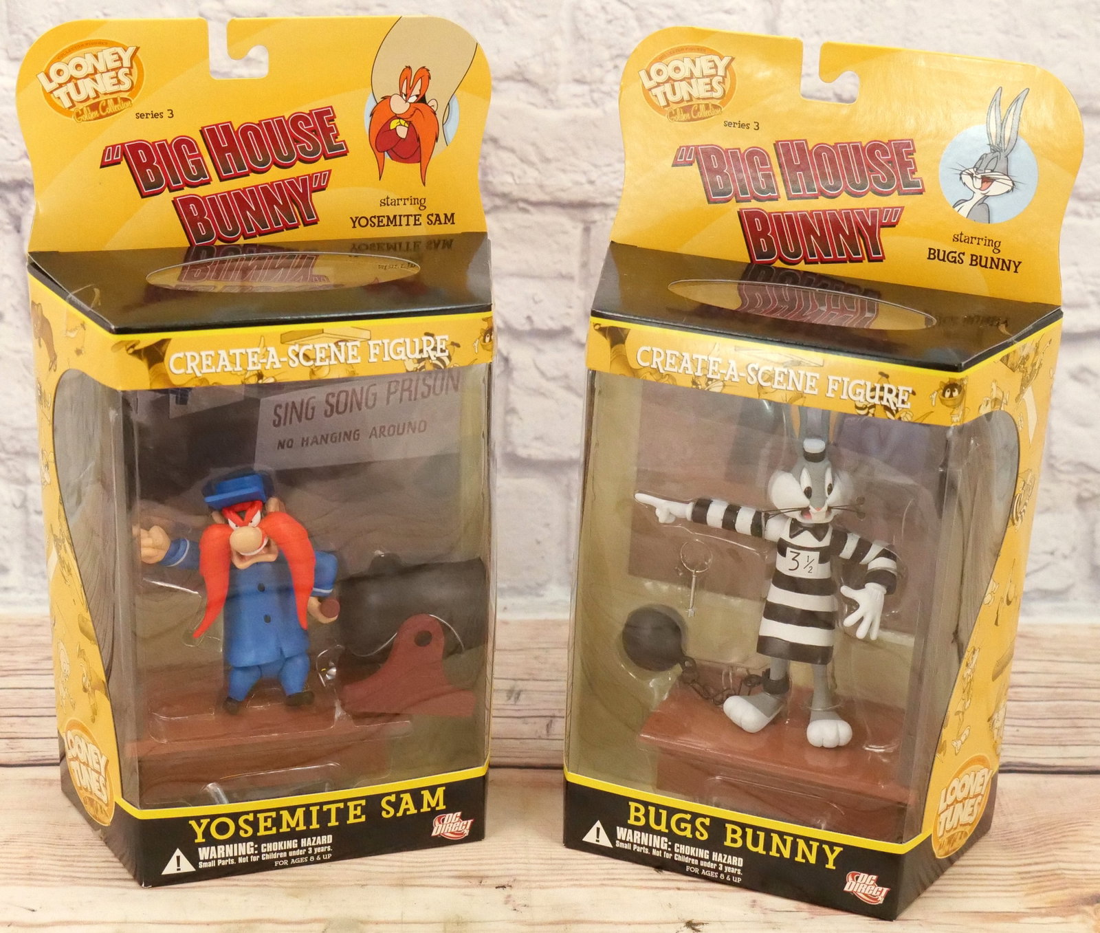 Lot of 2 DC Direct Looney Tunes Figures: Lot of 2 DC Direct Looney Tunes "Big House Bunny" Create-A-Scene Figures including Yosemite Sam and Bugs Bunny. Both New in Package. All invoices must be paid within 24 hours of the sale. We offer mul