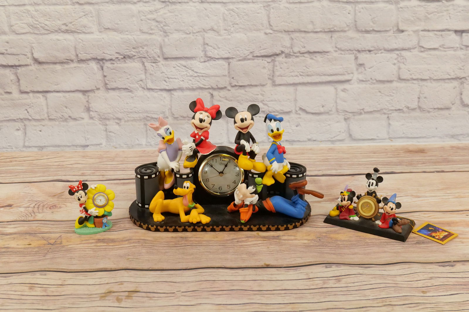 Lot of 3 Disney Desk Clocks (1 of 7)