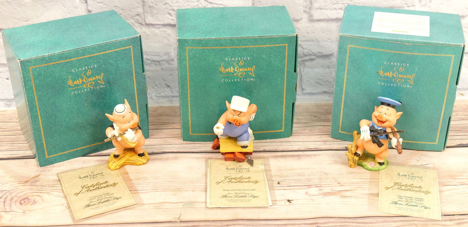 Lot of 3 WDCC Three Little Pigs Porcelain Figurines (1 of 8)