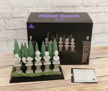 The Haunted Mansion Singing Heads Light Up Figure: The Haunted Mansion Singing Heads Light Up Figure. Comes in original box. Measures 7.75" tall x 10.5" wide. All invoices must be paid within 24 hours of the sale. We offer multiple shipping options, p