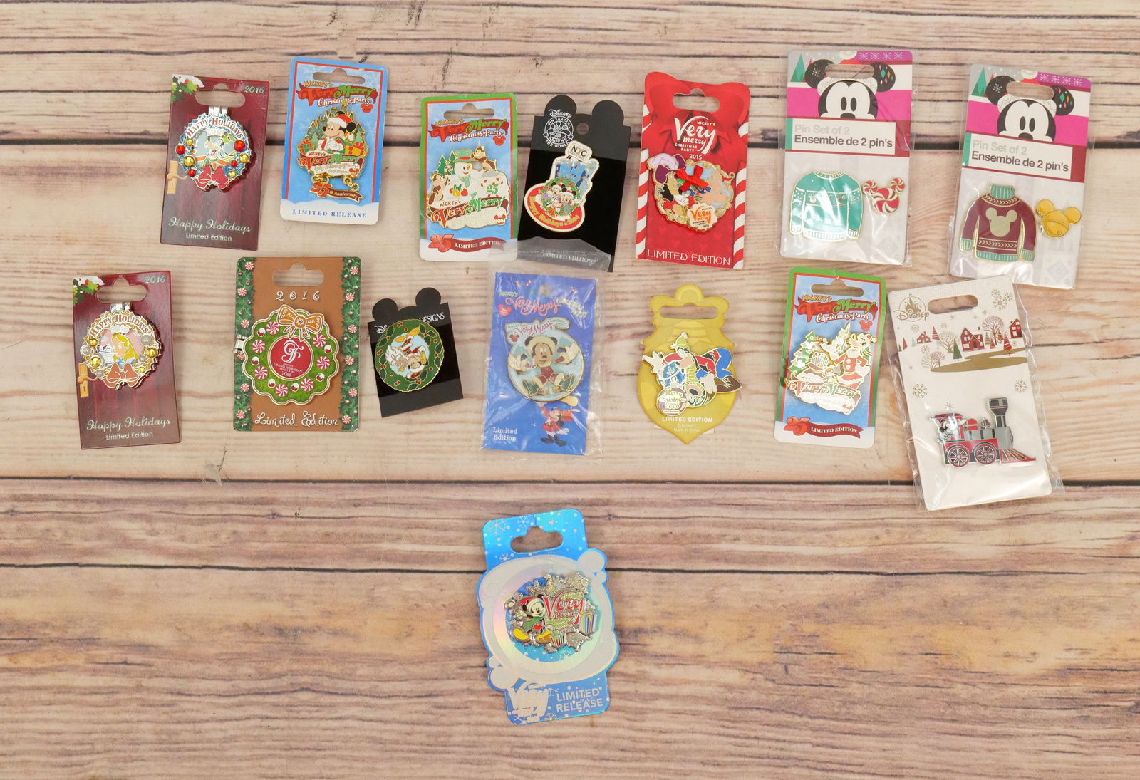 Lot Of 15 Disney Christmas Pins Auction