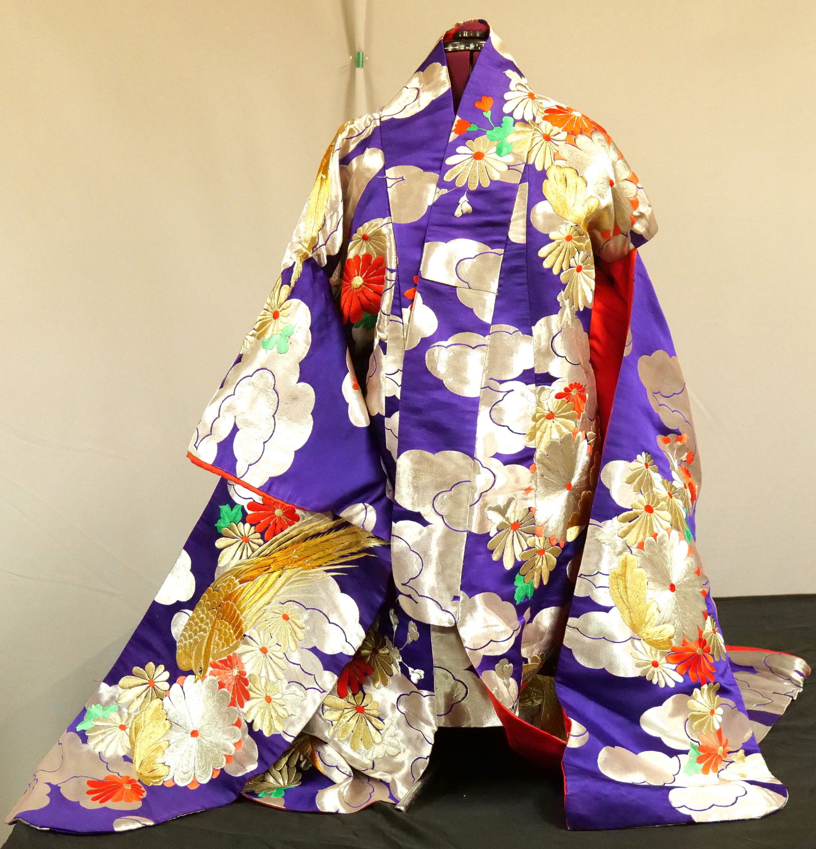 Japanese Hand Embroidered Kimono (1 of 10)