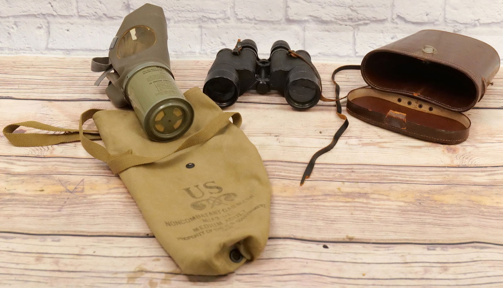WWII US Gas Mask and Binoculars (1 of 6)