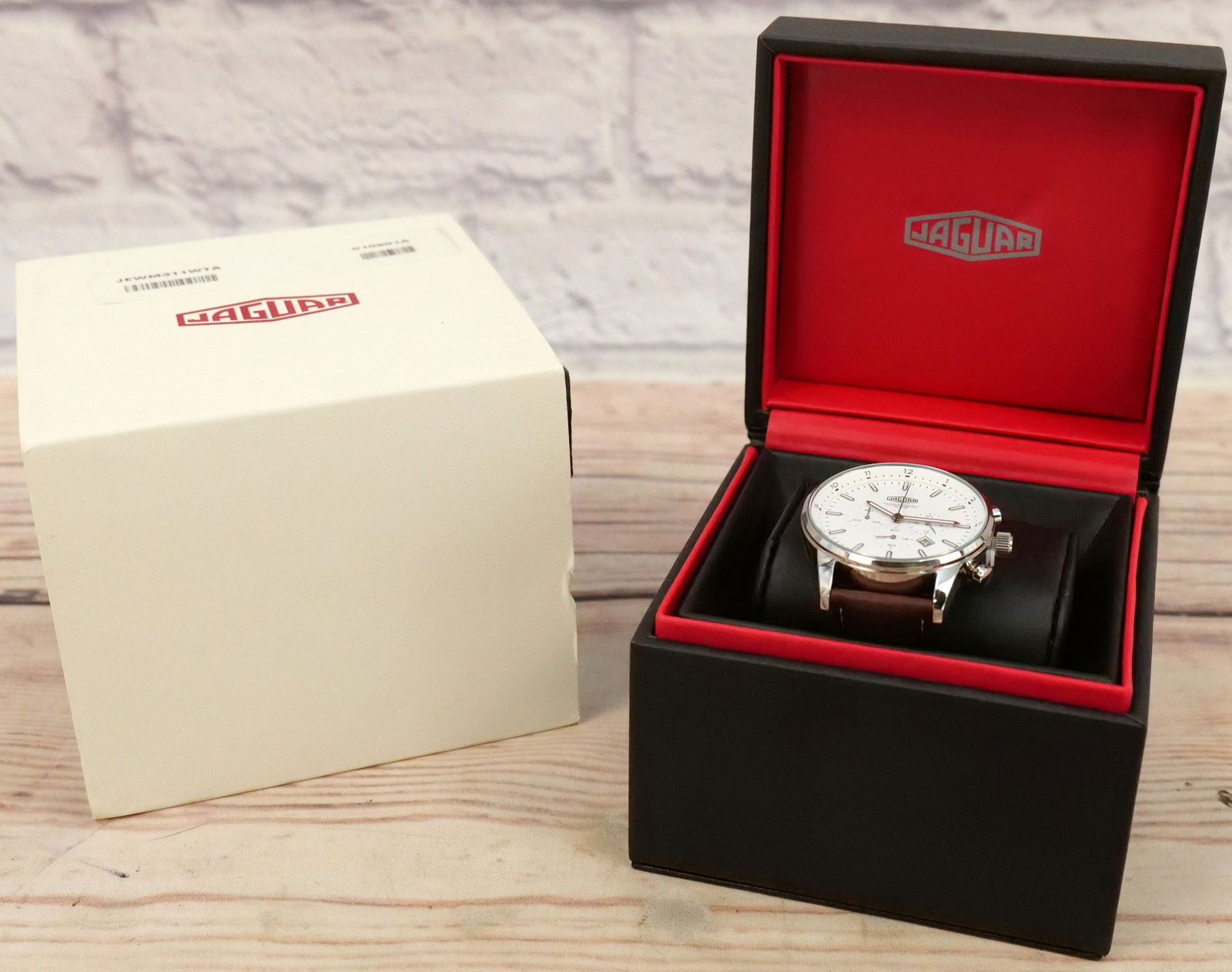 Jaguar Heritage Chronograph Men's Watch (1 of 10)