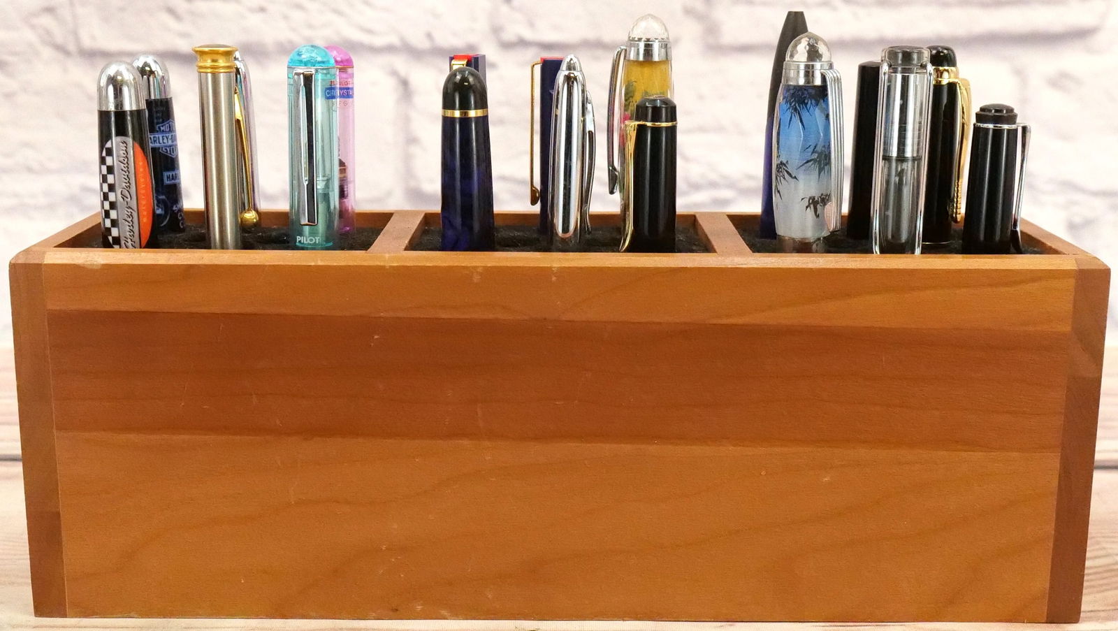 Lot of Fountain Pens: Lot of Fountain Pens including (2) Waterman France Harley Davidson Pens, Bank of England Pen, Pilot Clear Blue and Purple Pens, Lamay Pen, Pelikan Germany, Hero and More. All invoices must be paid wit