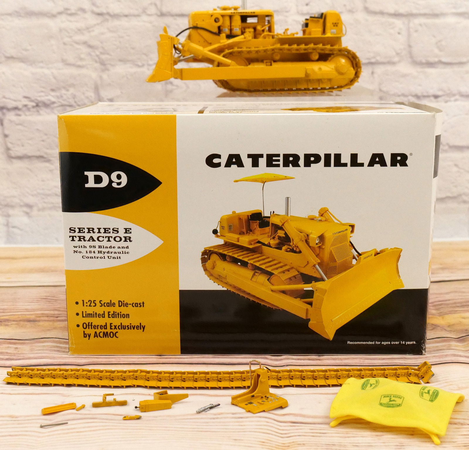ACMOC Caterpillar D9E Track-Type Tractor (1 of 12)