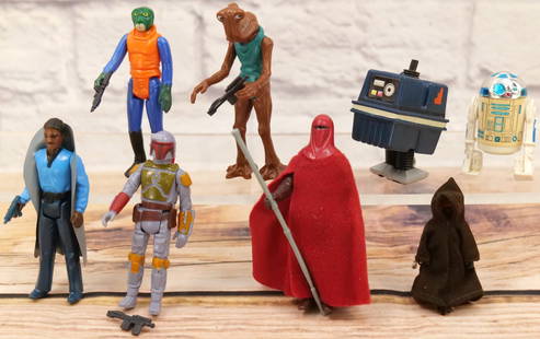 Group Lot of Vintage Kenner Star Wars Action Figures: Group Lot of Vintage Kenner Star Wars Action Figures including Jawa, Hammerhead, Senate Guard, Lando Calrissian, Boba Fett, R2-D2, Power Droid, and Walrus Man (Ponda Baba). Most figures are complete w