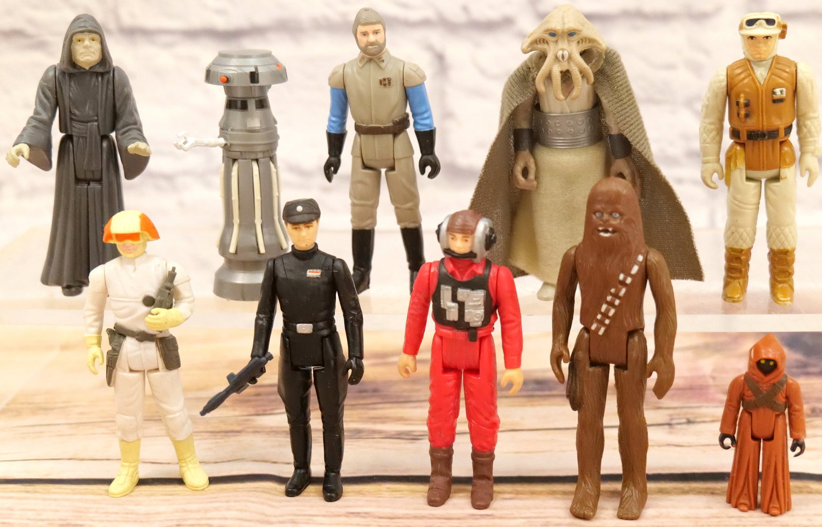 Group Lot of Vintage Kenner Star Wars Action Figures (1 of 6)