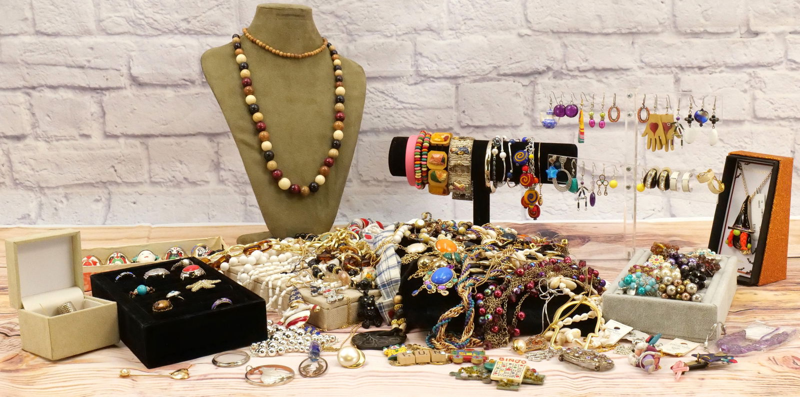 Lot of Costume Jewelry (1 of 13)