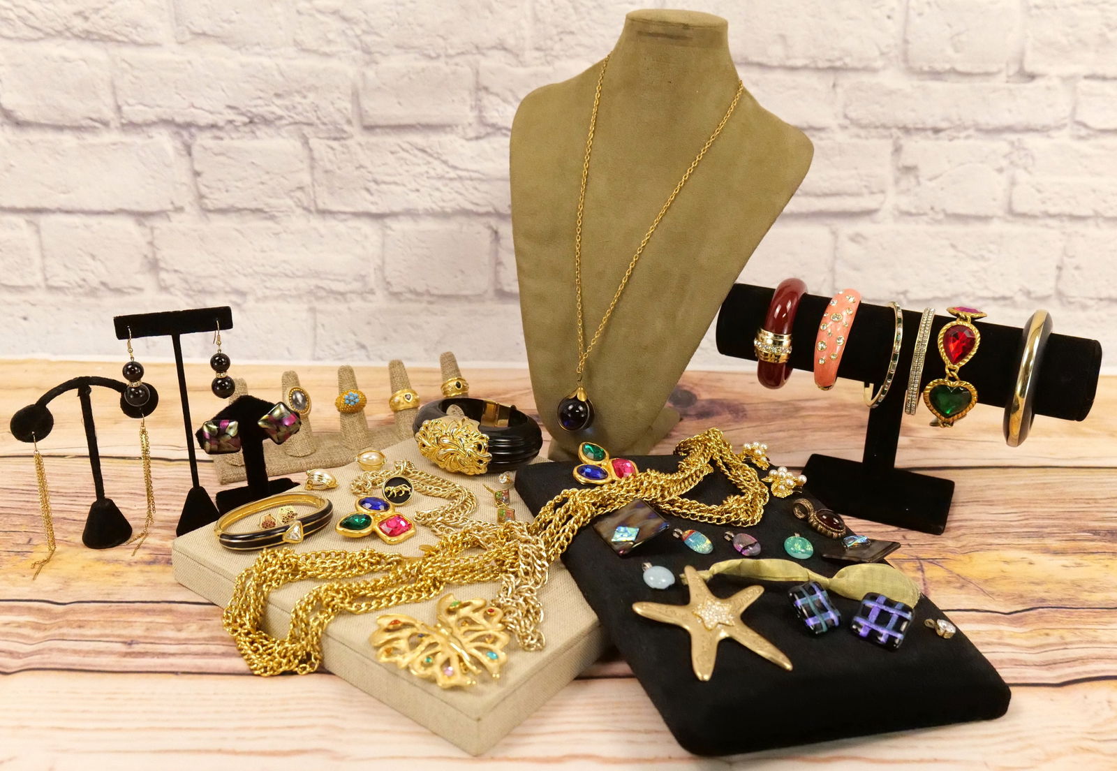 Lot of Costume Jewelry (1 of 10)