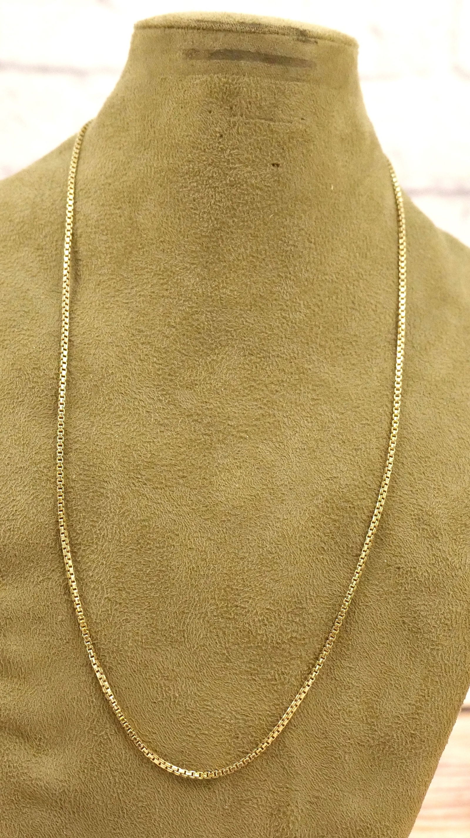 14k Yellow Gold Box Link Necklace (1 of 4)