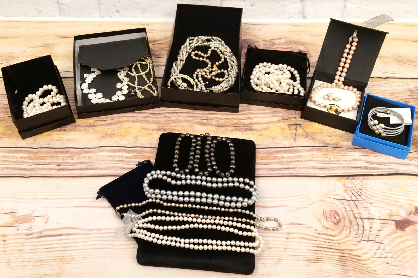 Lot of Pearl Jewelry (1 of 7)