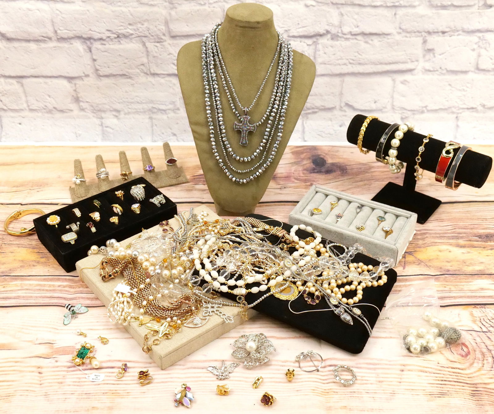 Lot of Costume Jewelry (1 of 15)