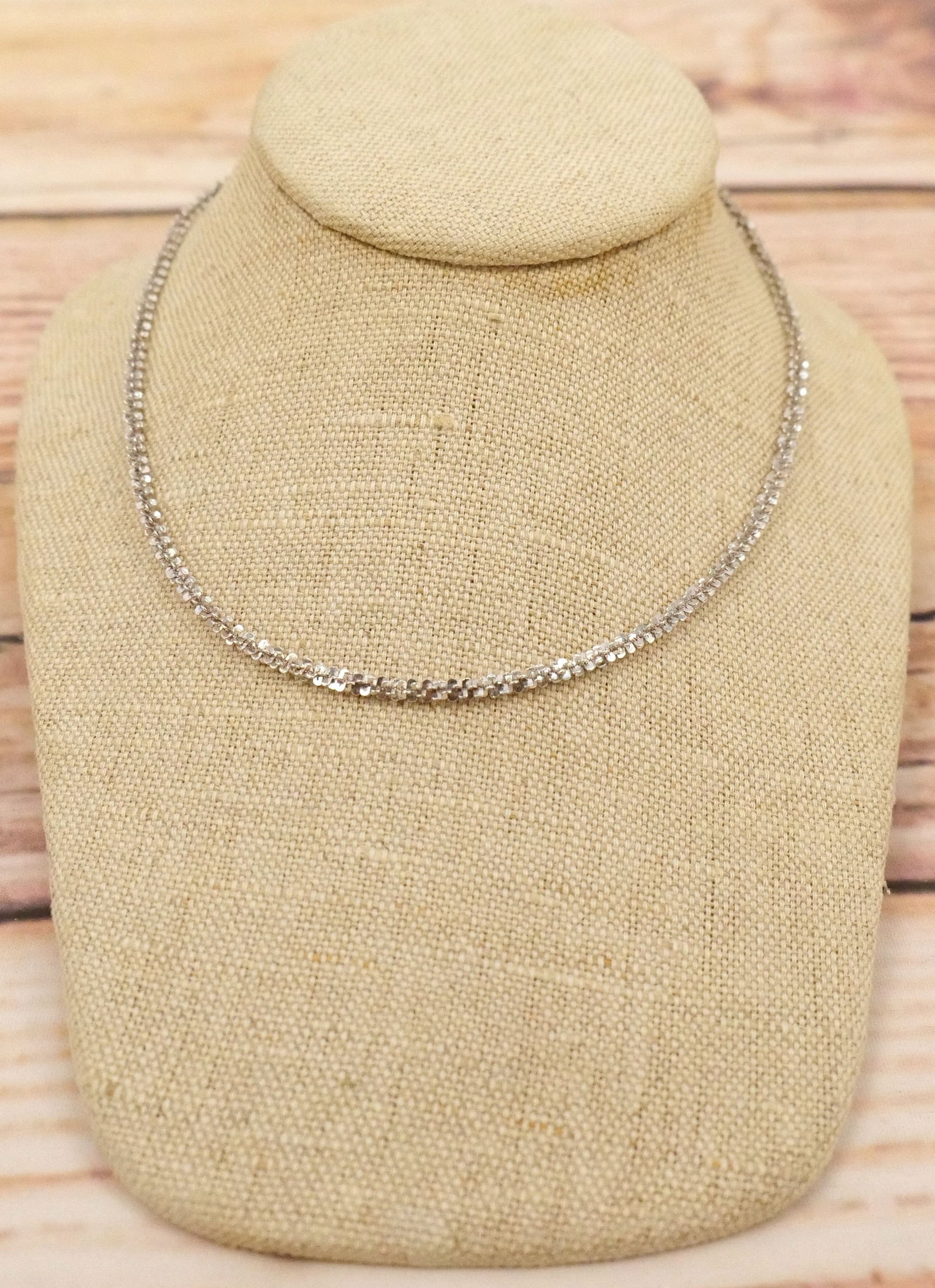 14k White Gold Necklace Auction