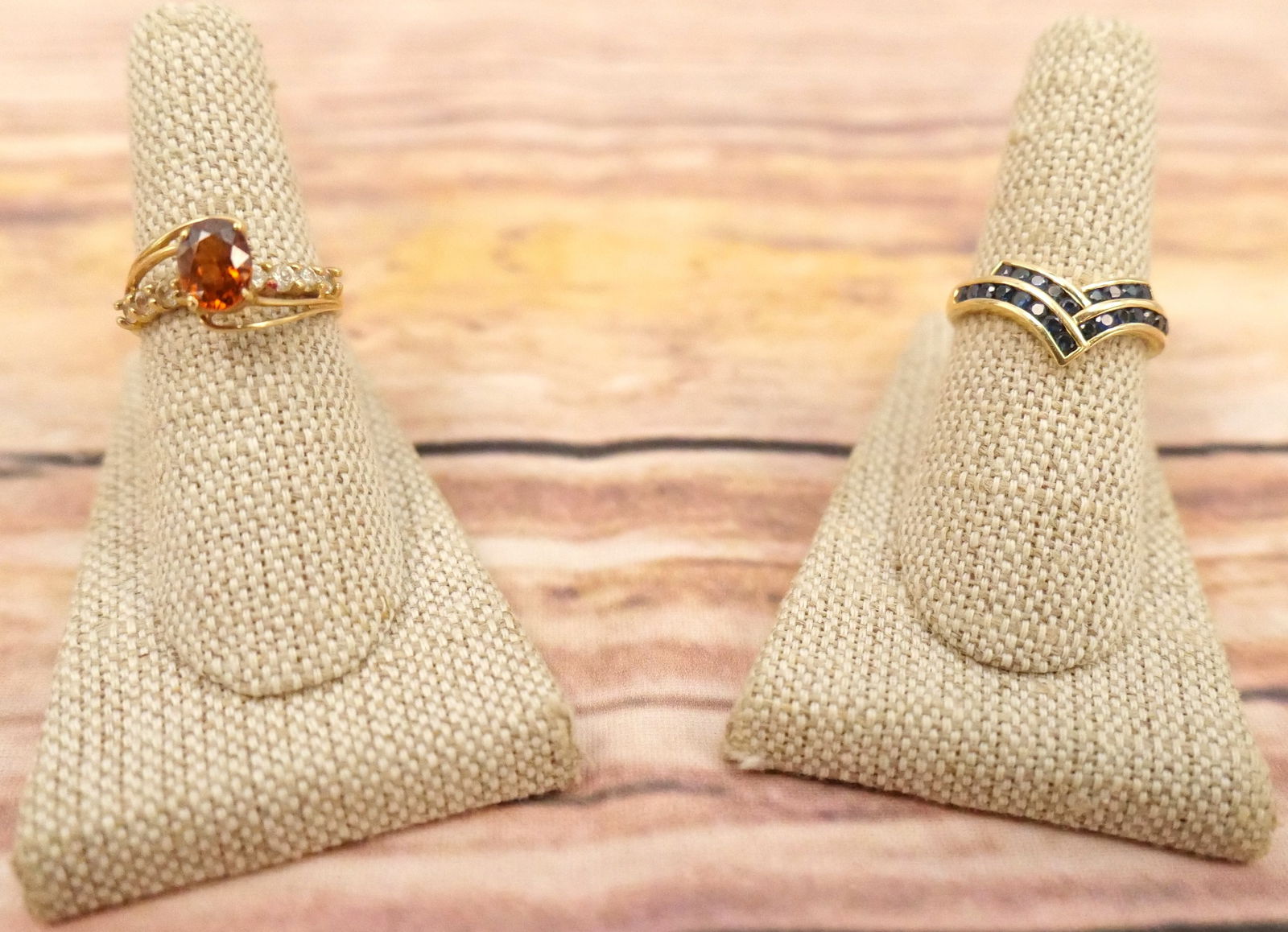 Lot of 2 Gold Ladies Rings (1 of 13)