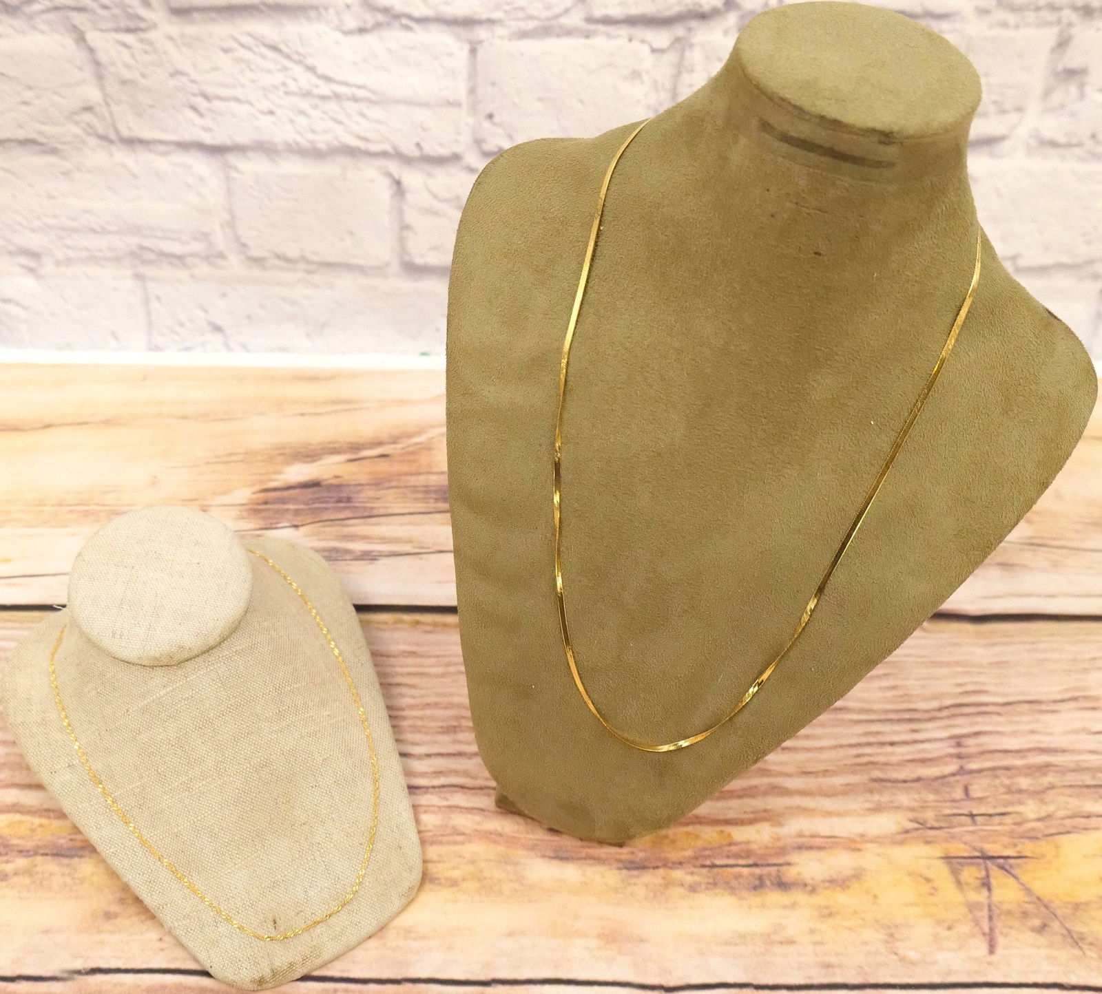 Lot of 18k Yellow Gold Necklaces (1 of 11)