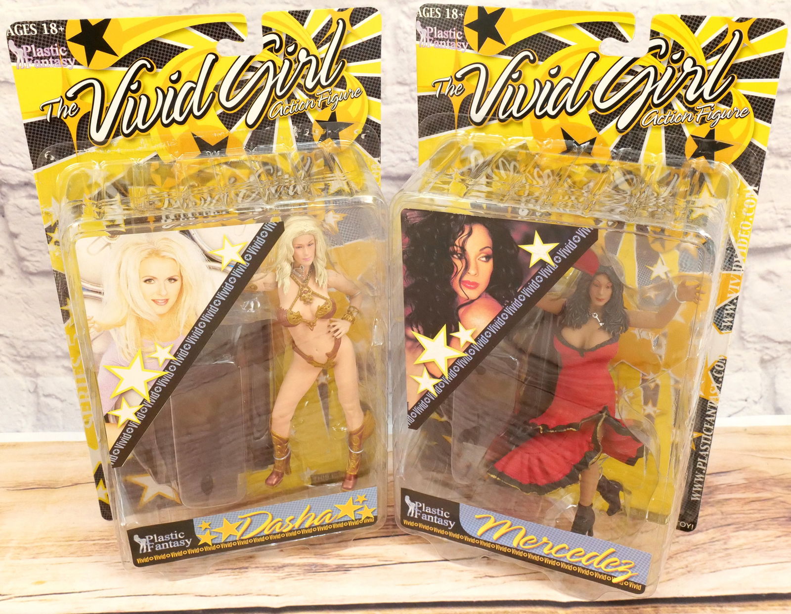 Lot of 2 The Vivid Girl Action Figures (1 of 4)