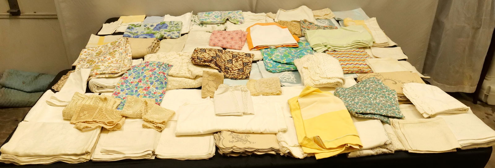 Huge Lot of Textiles and Linens (1 of 8)