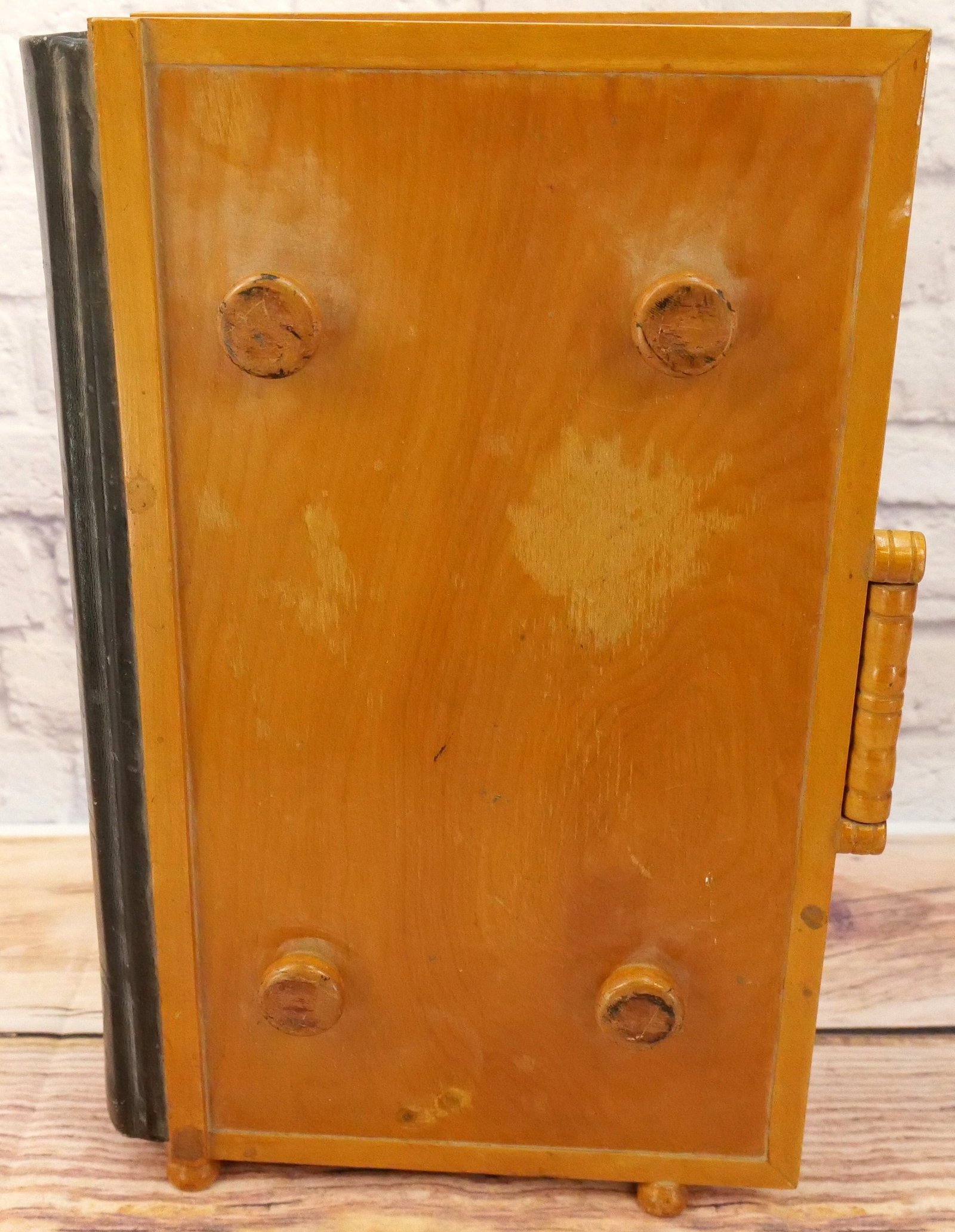 Antique Bounded Book in Wooden Stand - Cistercian: Antique Bounded Book in Wooden Stand - Cistercian. Entitled "Psalterium Vivarium ad Usum Sacri Ordinis CISTERCIENSIS". Wooden Lock on Side is broken and missing a piece. Overall good condition. Book m