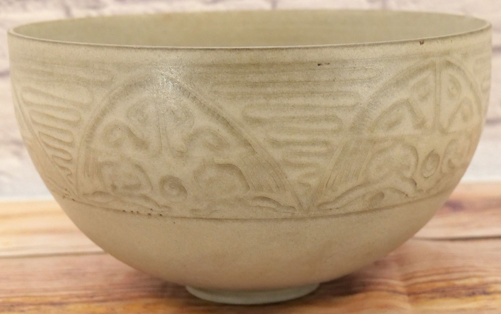 Oversized Mid Century Modern Art Pottery Center Bowl (1 of 10)