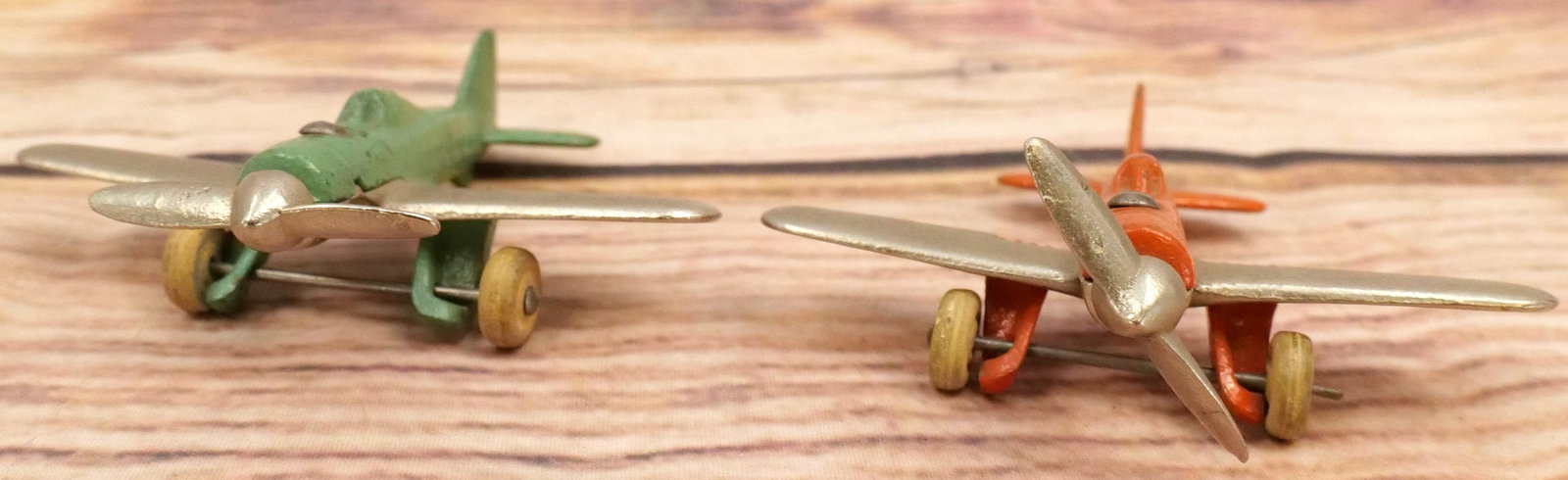 Lot of 2 Vintage Hubley Cast Iron and Mixed Metal Airplanes (1 of 11)