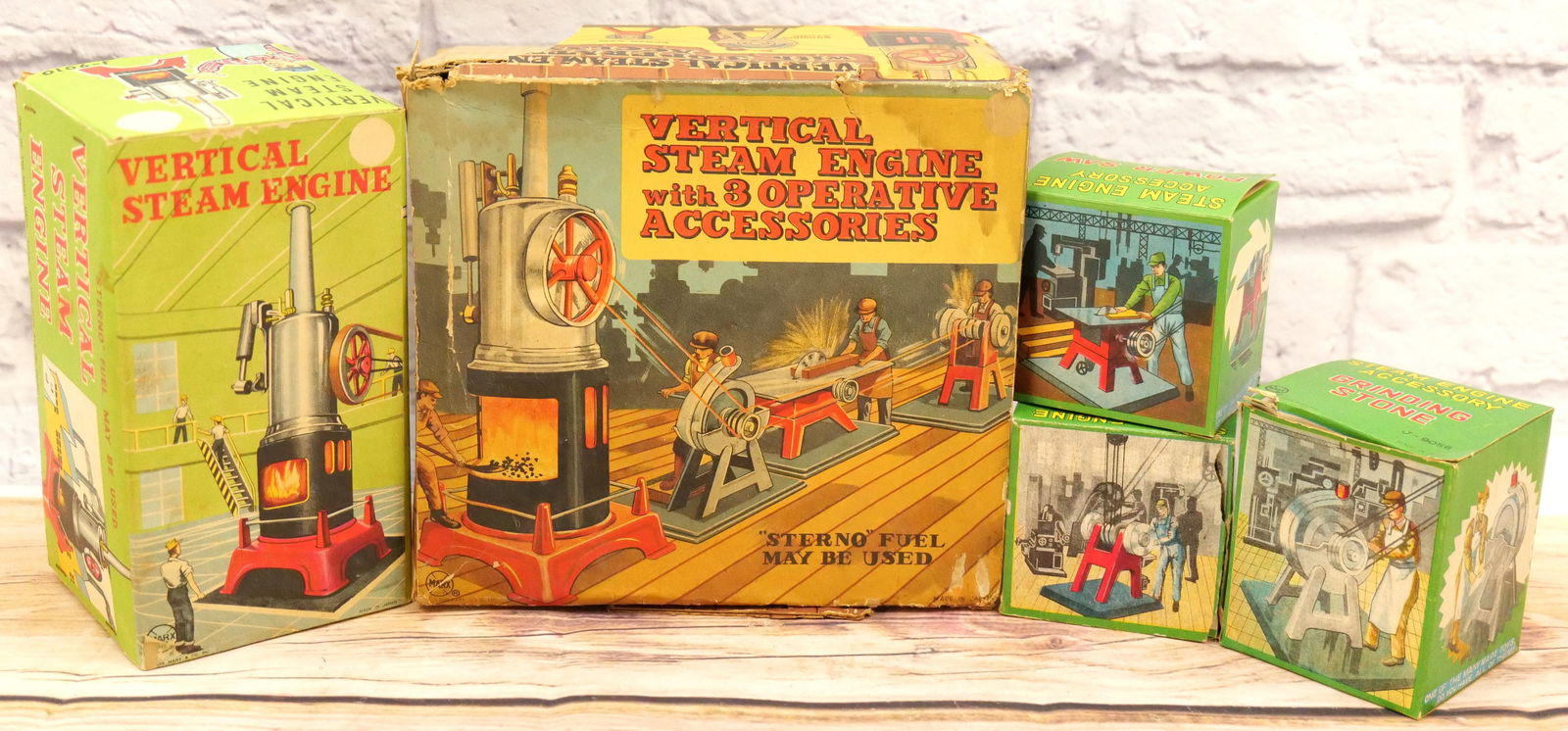 Marx Vertical Steam Engine with 3 Operative Accessories (1 of 9)